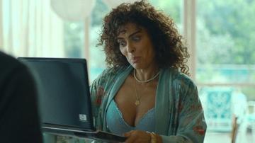 Juliana Paes in Desperate Lies (2024) Underwear Breasts Right Nipslip 349823