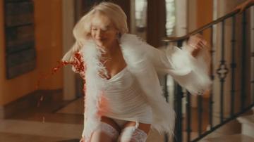 Sabrina Carpenter, Jenna Ortega in Taste (2024) Sexy Underwear Lesbian Sexy 350509