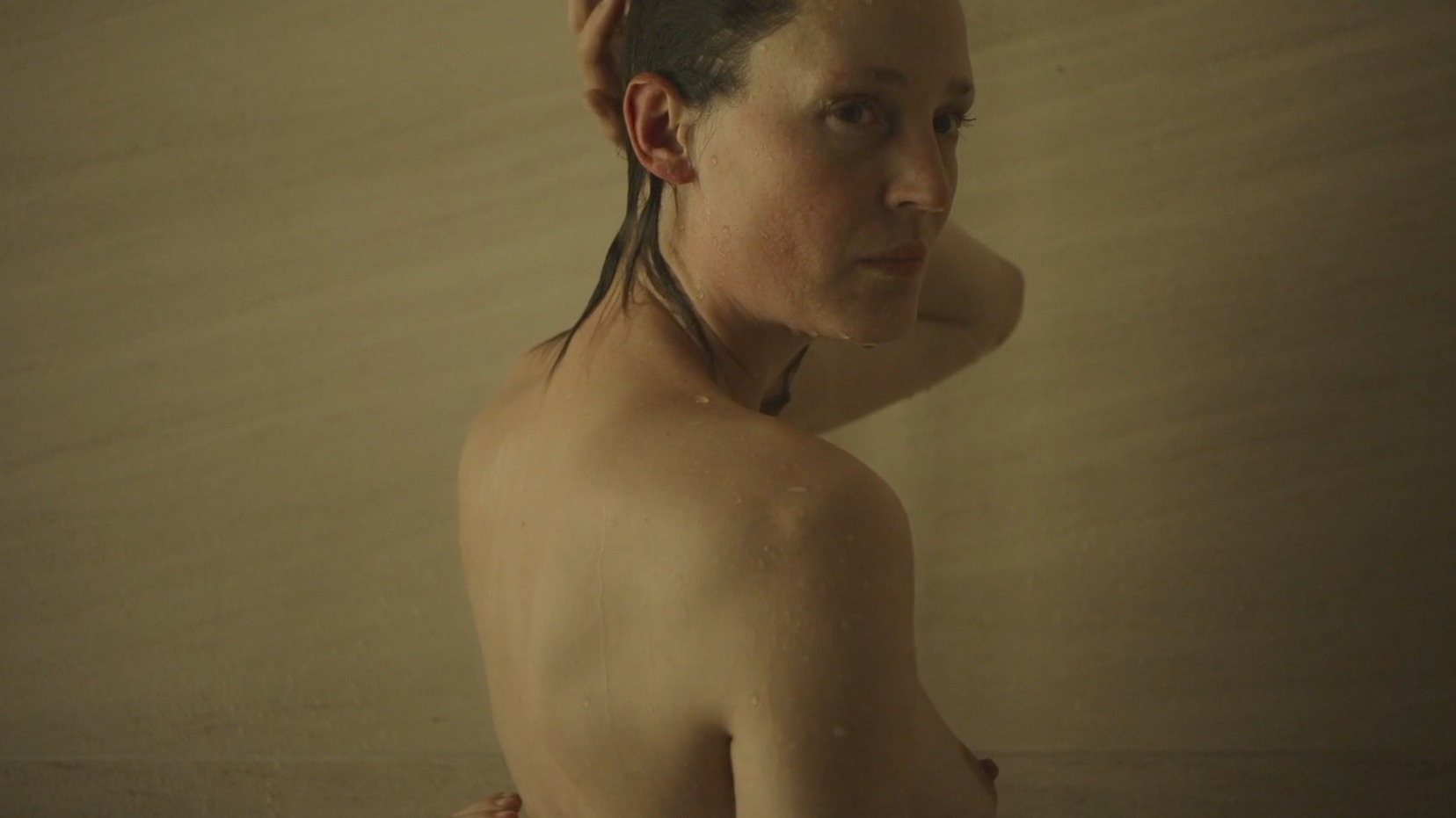 Vicky Krieps Nude as Jill / Elizabeth. Right Breast, breasts, sexy. 354926