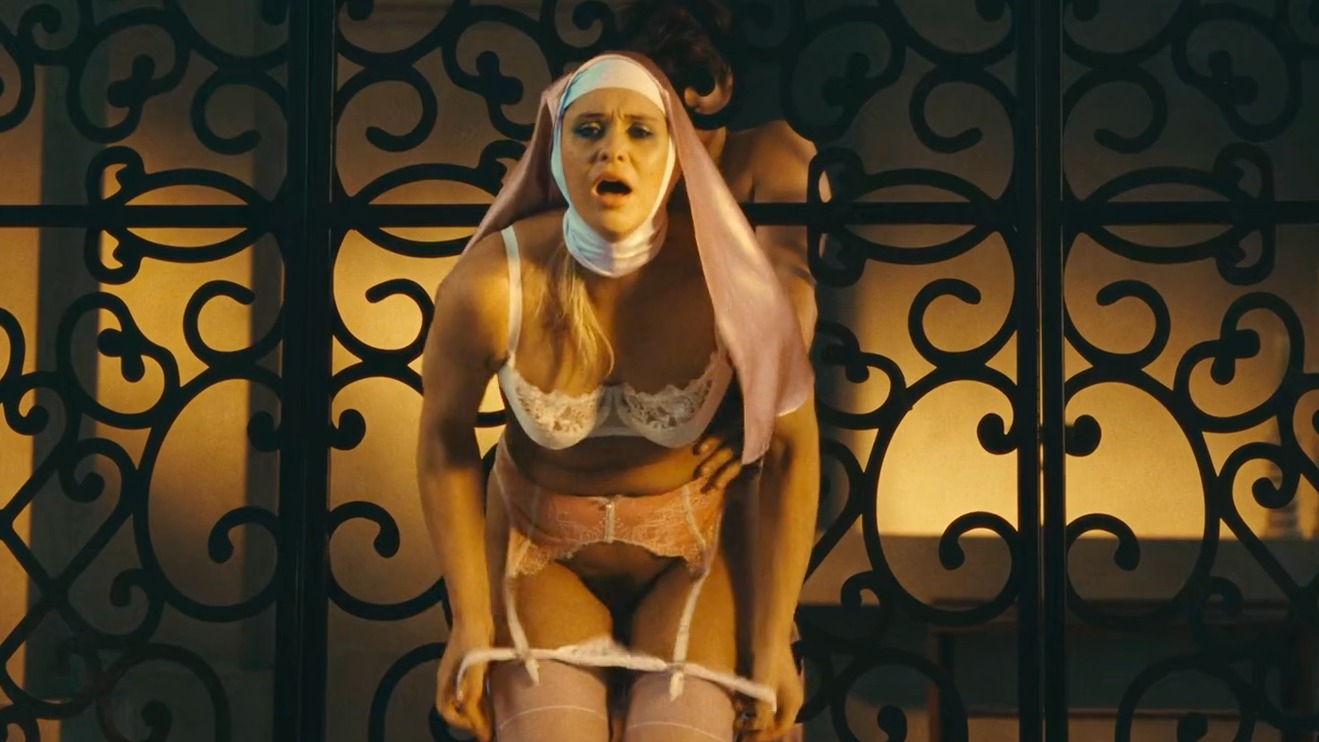 Anna Szymańczyk Nude in X-Rated Queen. Bush, Underwear, Thong, bikini, breasts. 351898