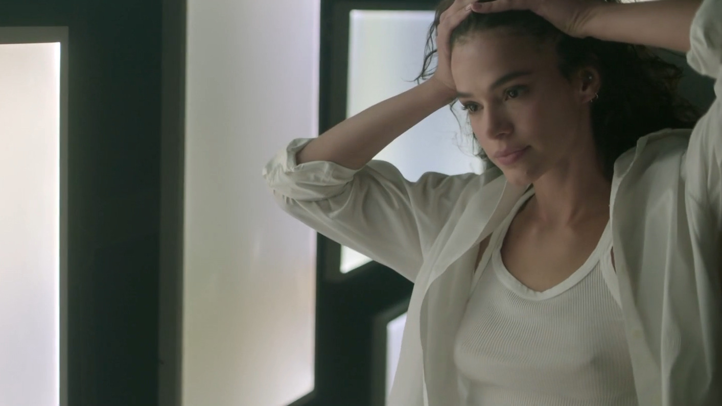 Hottest Bruna Marquezine Scene in Benefits with Friends. Sexy, breasts, lesbian. 352490
