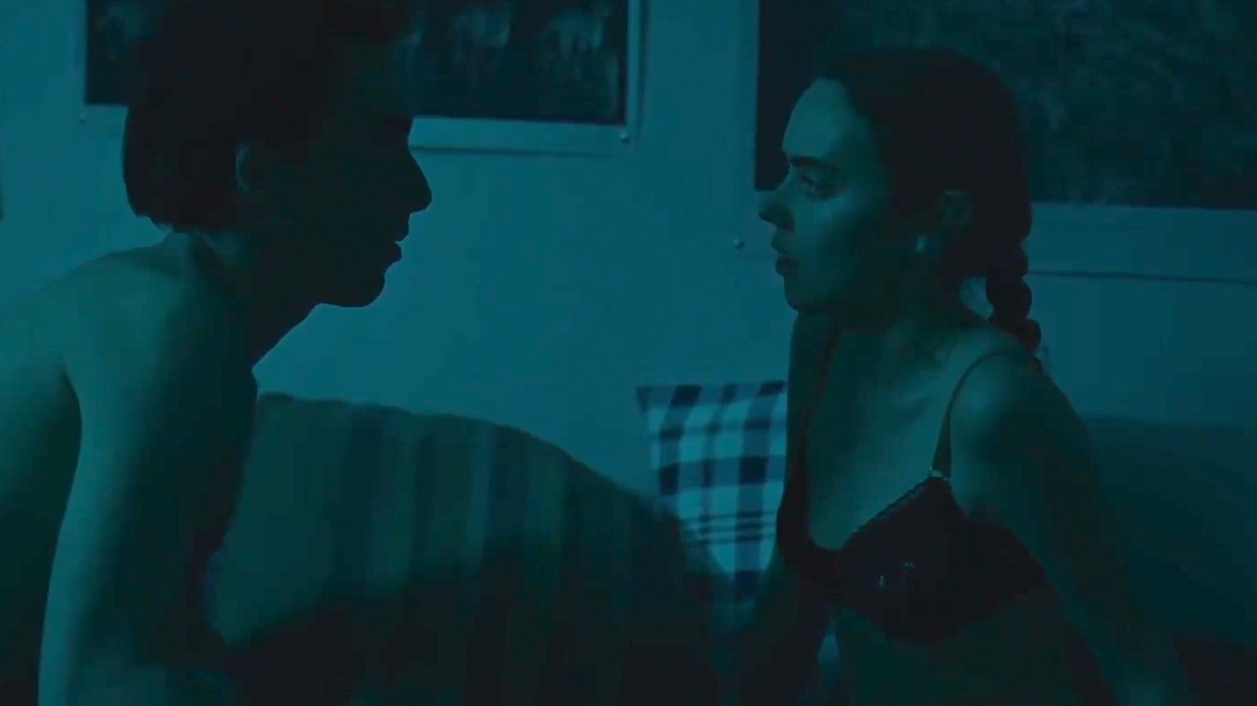 Sexiest Laura Scenes. Underwear, breasts. 352612