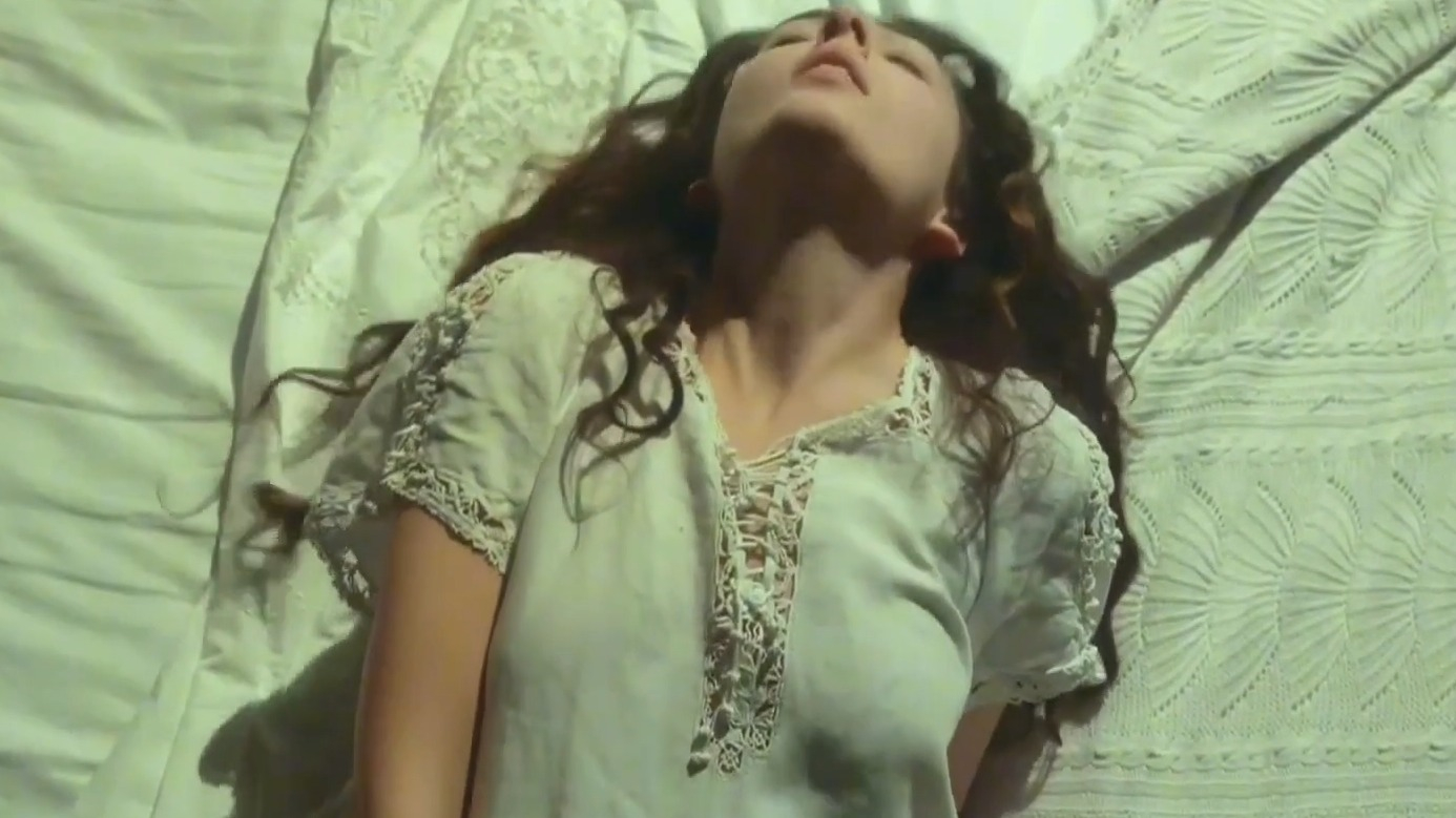 Hottest Beatrice Scenes. Lesbian, breasts, butt. 352659