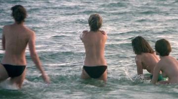 Jamie Jensen, Lynn Hastings, Gloria Upson, Elizabeth Loredan in Cheerleaders Beach Party (1978) Bikini Breasts Butt Bikini Breasts 352923