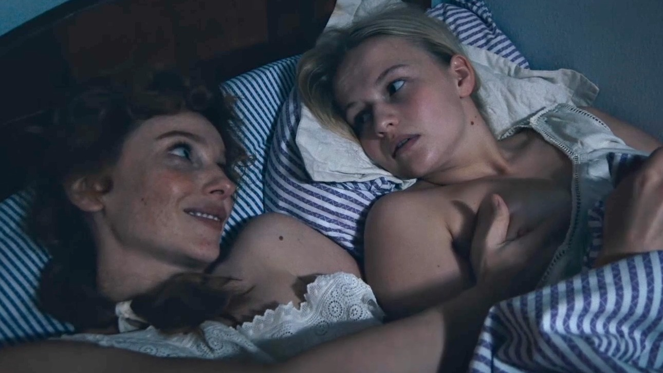 Dana Droppová Naked in The Chambermaid. Lesbian, Sexy, Right Breast, breasts, butt. 353461