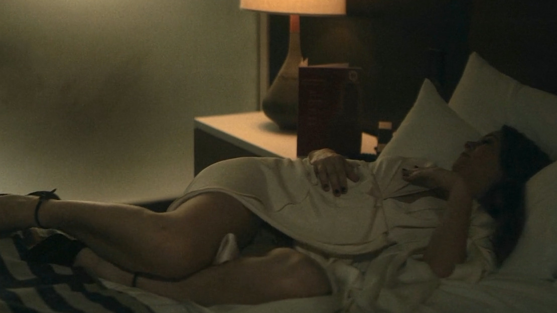 Alicia Silverstone in Pretty Thing (2025) Sexy Underwear Sexy Underwear 353879