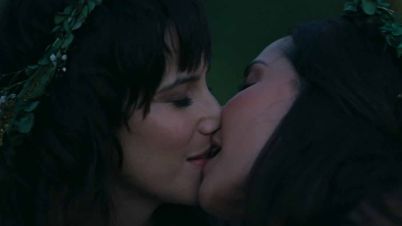 The Guest's Sexiest Scenes with Laura Londoño. Lesbian, bikini, breasts. 354858