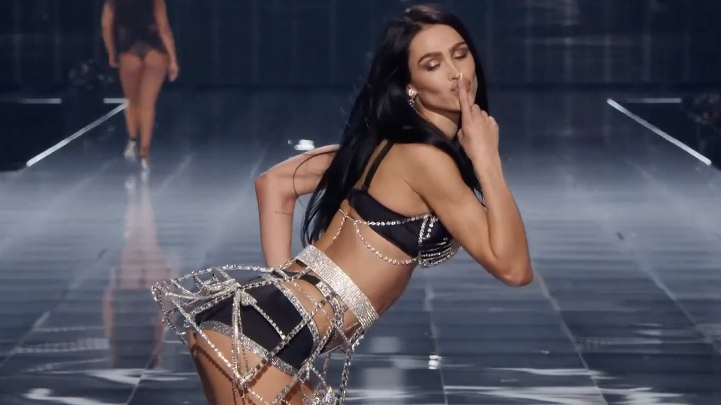 Amelia Gray in The Victoria's Secret Fashion Show 2025 (2025) Underwear Underwear 355122