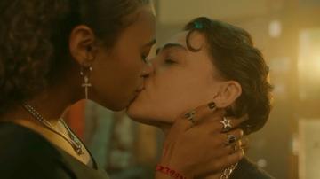 Sexiest Kimberly Scenes. Lesbian. 357550